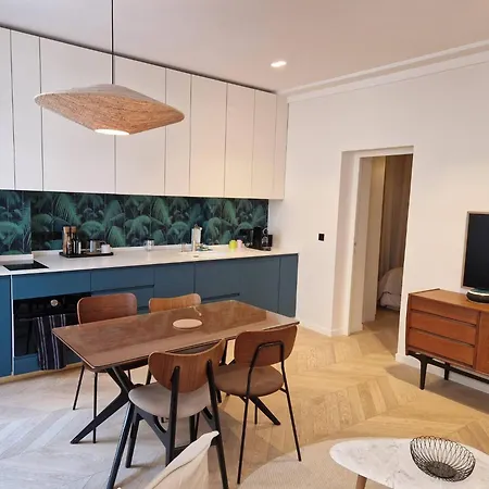 Marais - Fancy One-bedroom Decorated With Taste *