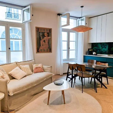 Marais - Fancy One-bedroom Decorated With Taste Paris